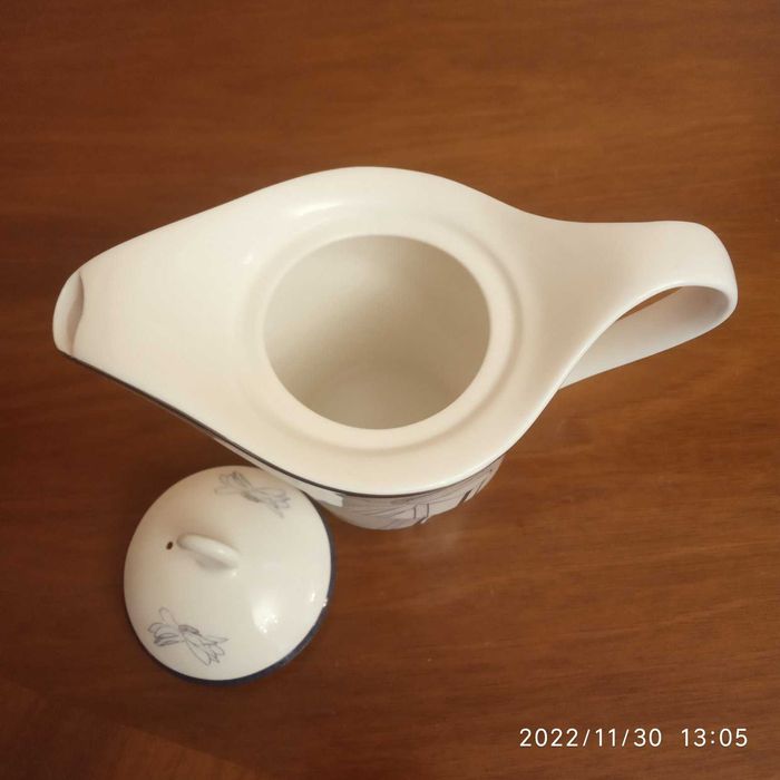 ceramiczny dzbanek zaparzacz do herbaty nowoczesny design