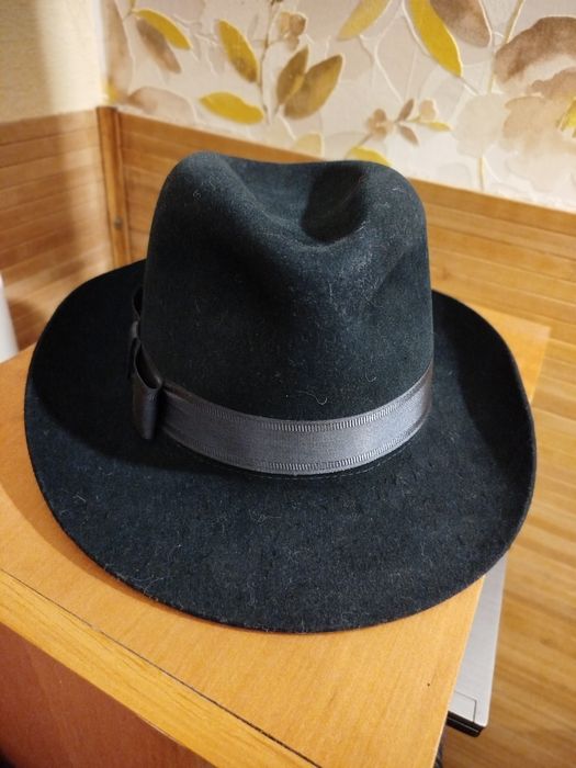 Шляпа женская фетровая черная (кроличий пух)