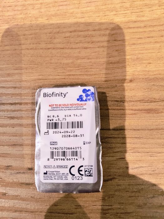 Soczewka kontaktowa miesięczna (-)3,75