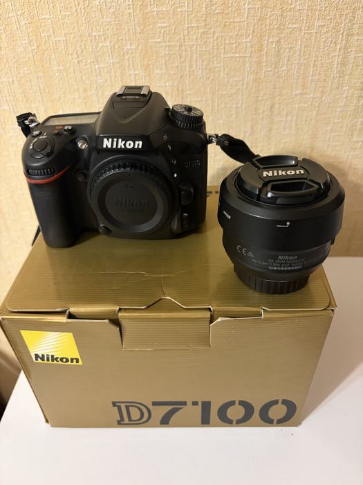 Nikon D7100 + Nikon 35mm f/1.8G