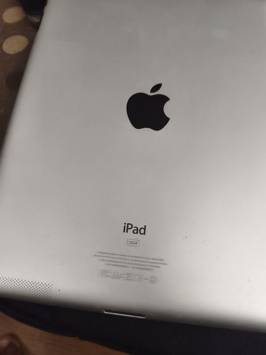 Apple iPad de 2ª Geração (Wi-Fi + 3G)