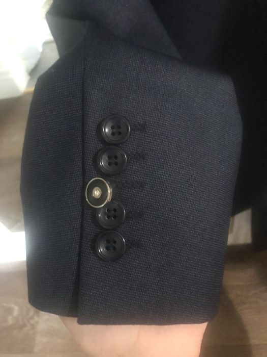 Фирменный костюм на выпускной