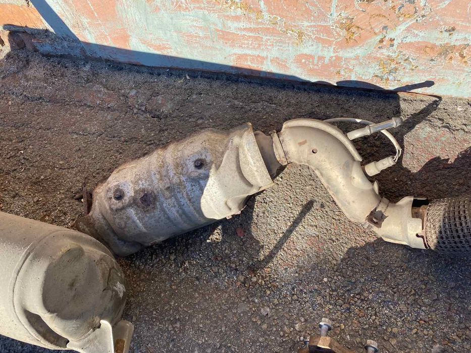 Nissan Rogue Sport глушитель выпускной коллектор взборе