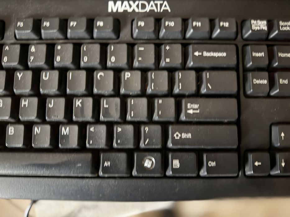 Monitor i klawiatura do komputera przelacze VGA