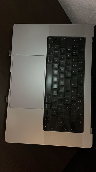 MacBook Pro 16" 2021 Silver (M1 Pro 10/16, 1TB, A2485) на запчастини