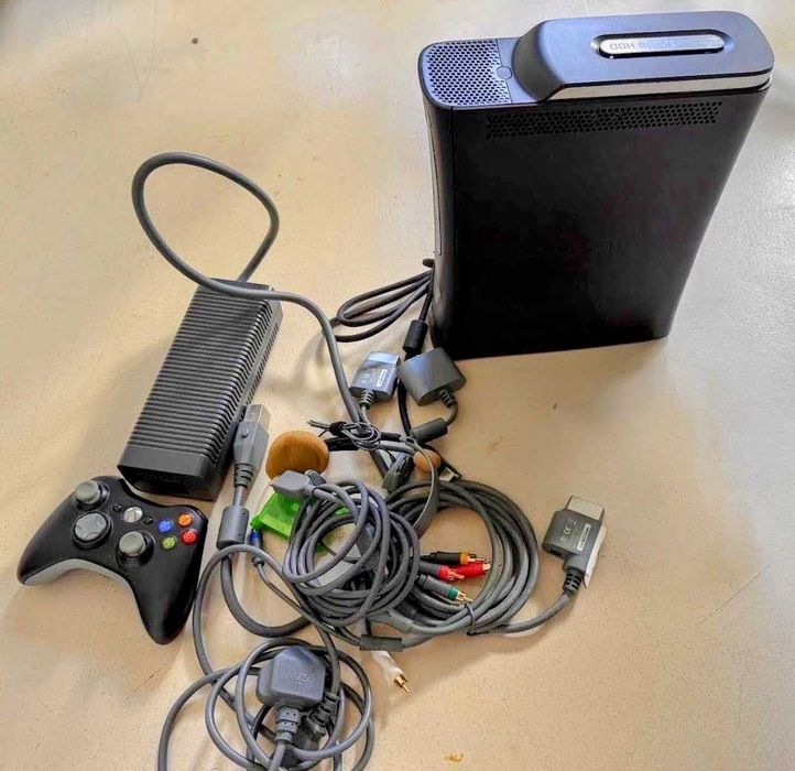 XBOX360 Elite com 1 comando/controle