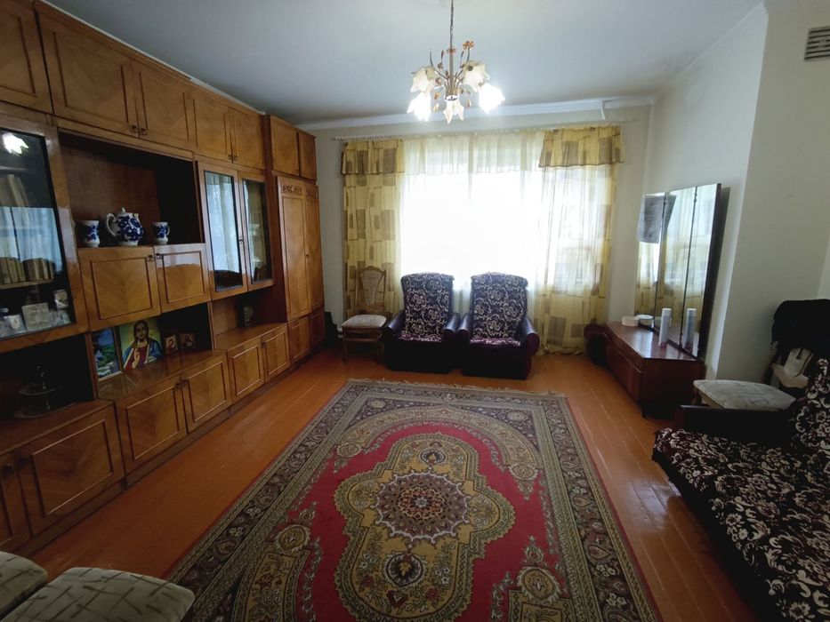 Цегляний утеплений будинок. Є всі комунікації, мінімальне оформ. 34583