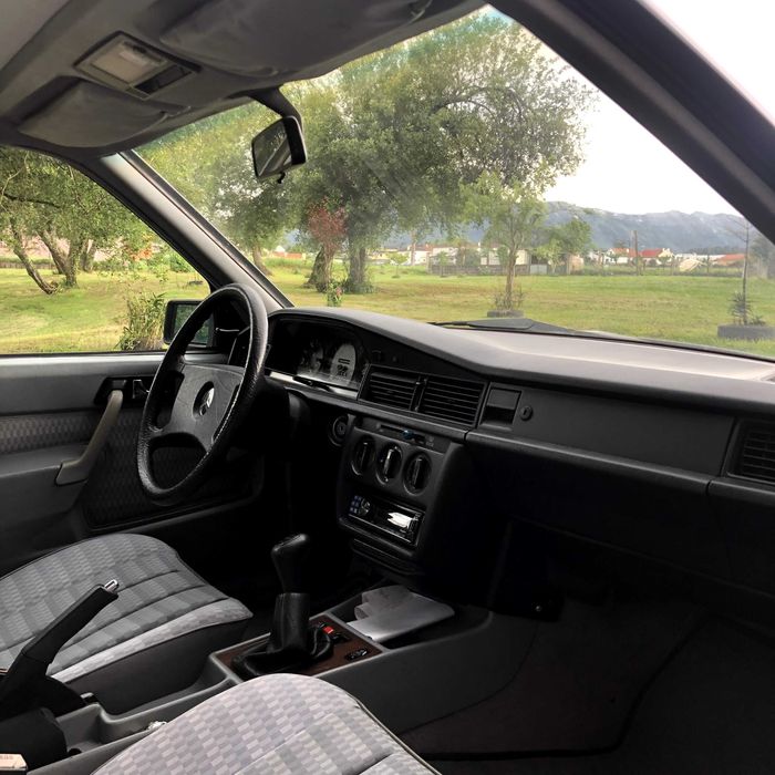 Mercedes-Benz 190E 2.0