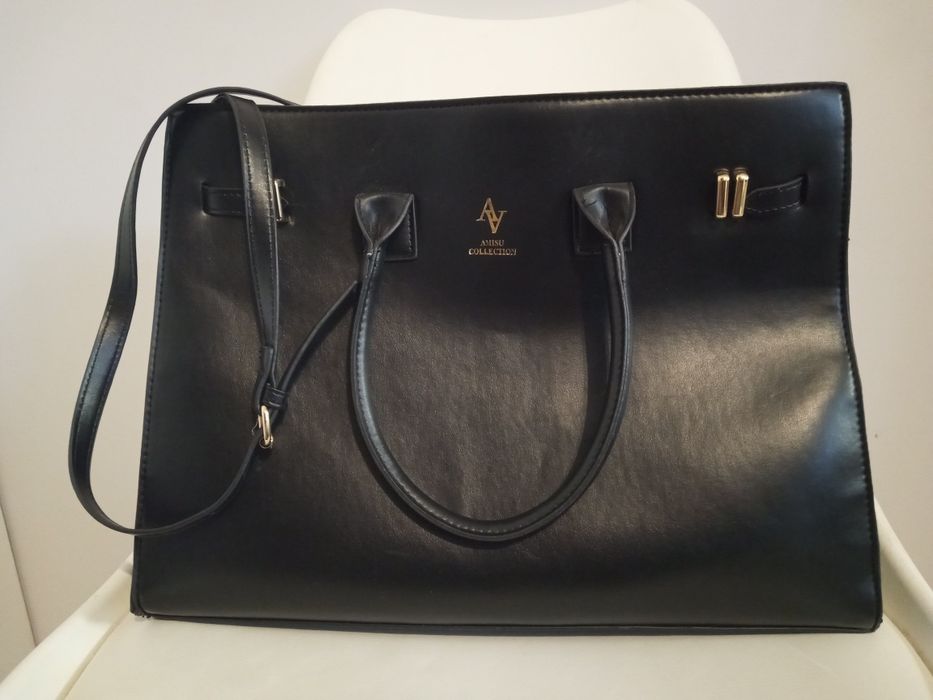 czarna torebka na ramię