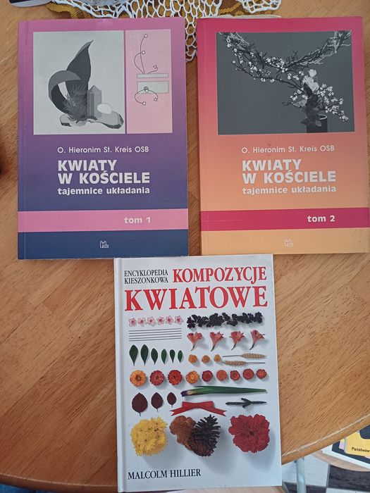 Kompozycje kwiatowe.