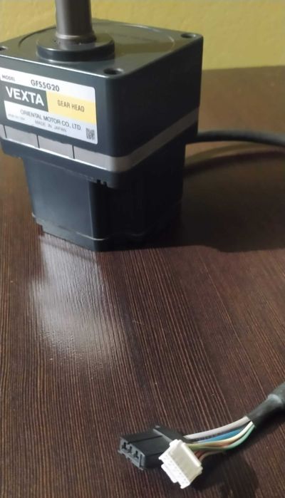 silnik bezszczotkowy 100W DC24V BLHM5100KC-GFS 5G20 z przekładnią 1:20