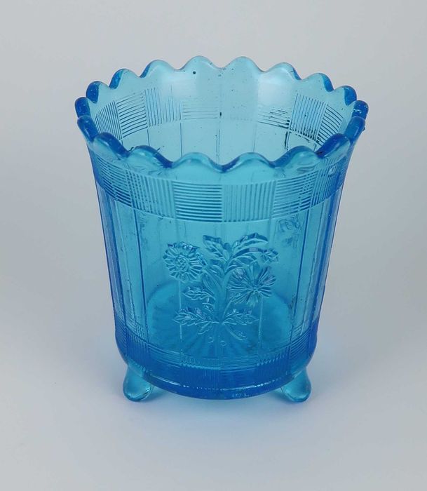 Copo de 3 pés vidro azul Séc. XIX