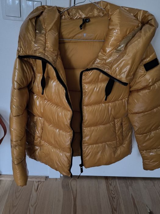 Продам женскую новую куртку,размер S