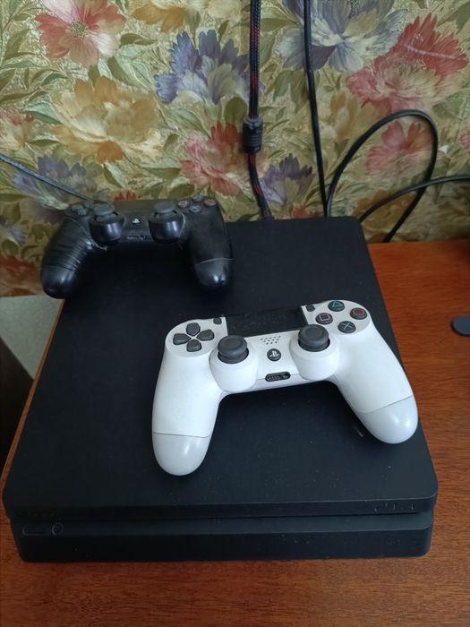 ,,Продам ps4 в хорошем состоянии