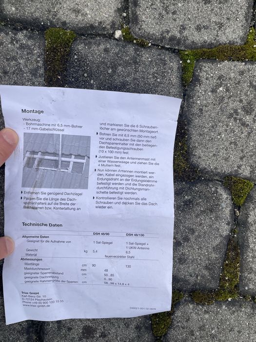 Maszt pod antenę satelitarną triax