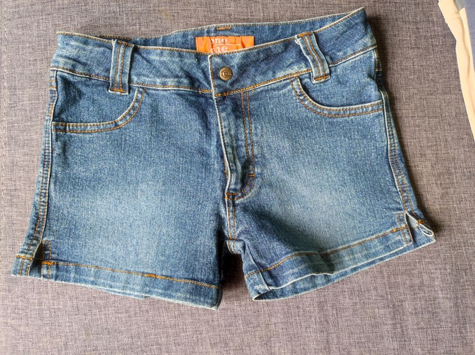 Jeansowe spodenki 140