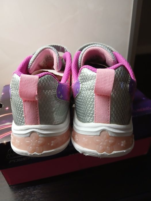 Кросівки skechers 35 р( 23 см) б/у