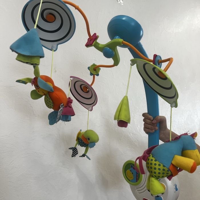 Мобіль на дитяче ліжечко Tiny love ( лісові друзі)