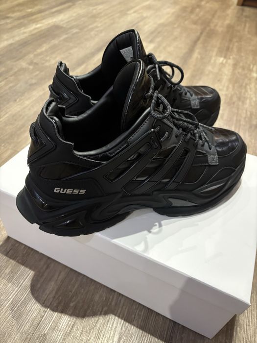 Чоловічі кросівки GUESS