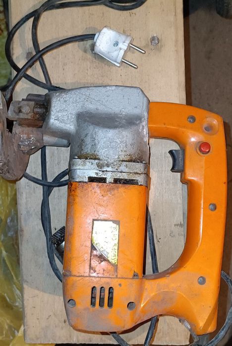 Продам електроножиці