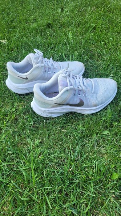 buty NIKE QUEST 4 Premium,  r.38, stan dobry, lekkie