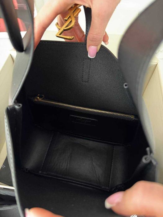 Yves Saint Laurent Le 5 A 7 Black Gold