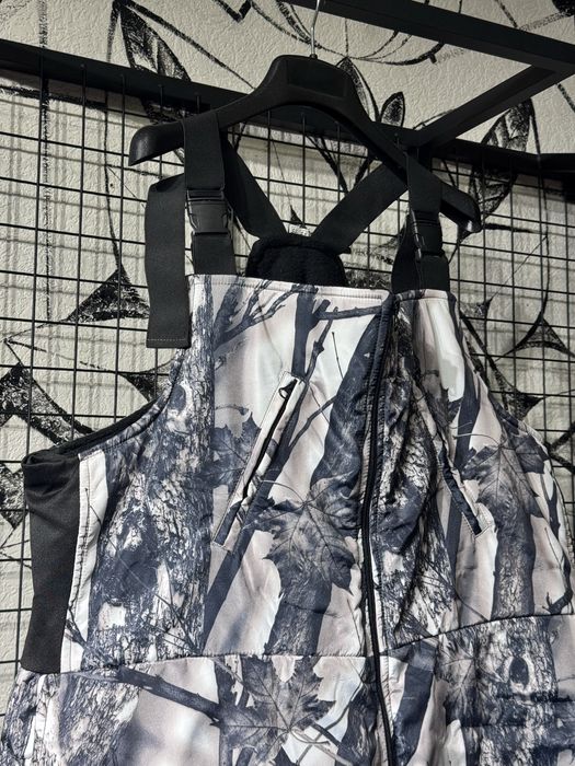 Камуфляжная зимняя форма Зимний лес с полукомбинезоном