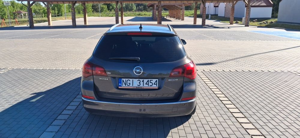 Opel Astra J Combi