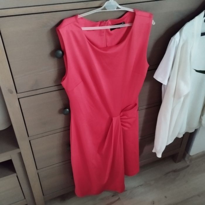 Sukienka czerwona r.40