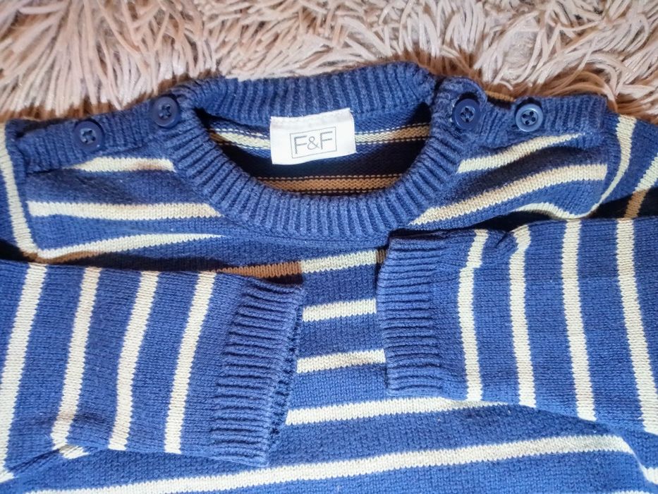 Elegancki sweterek w paski F&F 9-12M