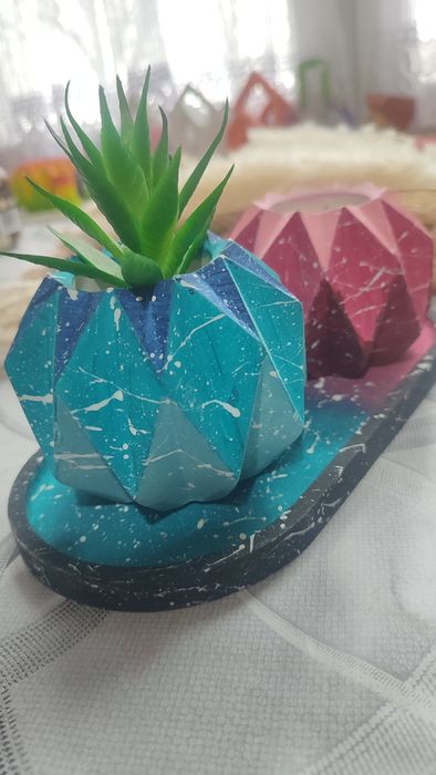 Doniczki+ podstawka Zestaw