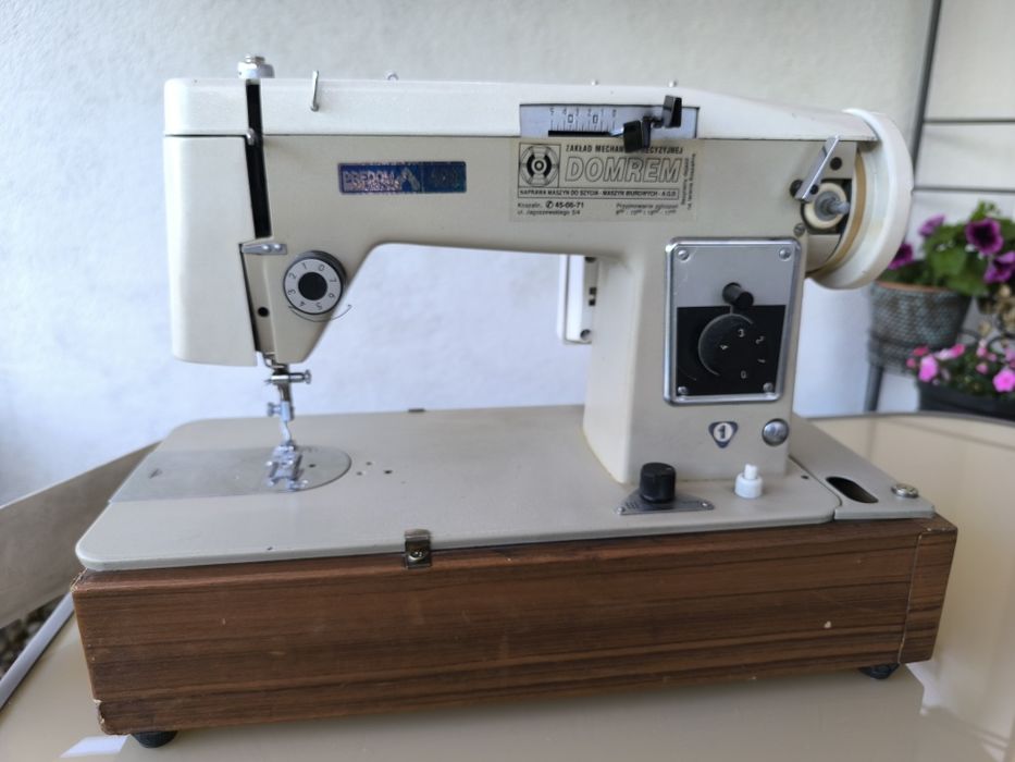 Maszyna do szycia Łucznik Predom 466