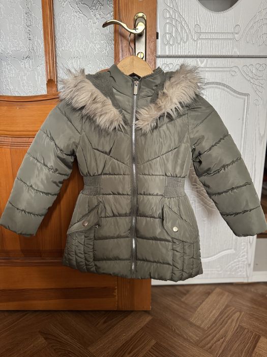 Зимова тепла  куртка на дівчинку