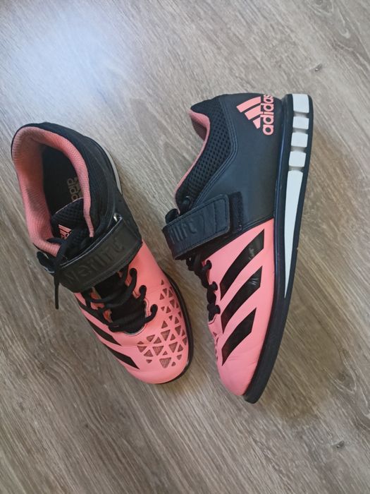 Damskie buty Adidas 38 do podnoszenia ciężarów