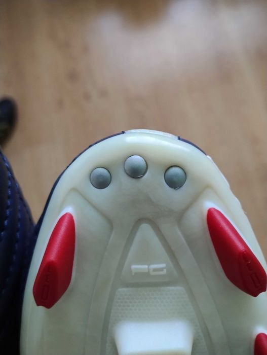 Buty piłkarskie Umbro x-500 korki do gry w piłkę nożną skórzane 39,5