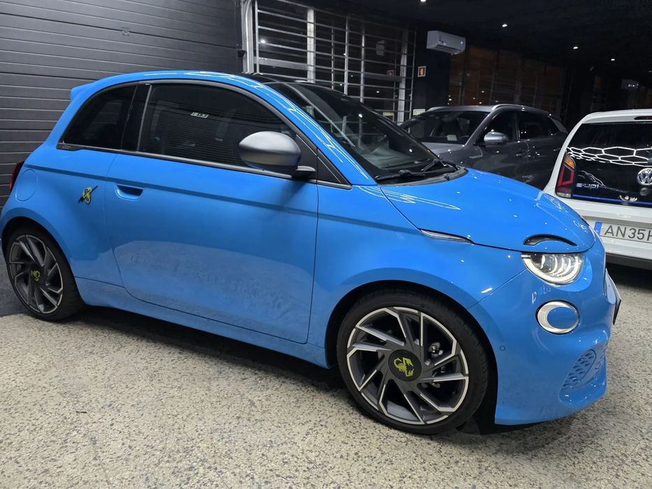 Abarth 500e Scorpionissima
