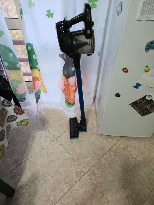 Aspirador vertical a bateria