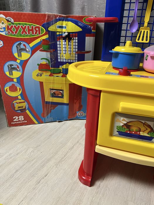 Дитяча іграшкова кухня