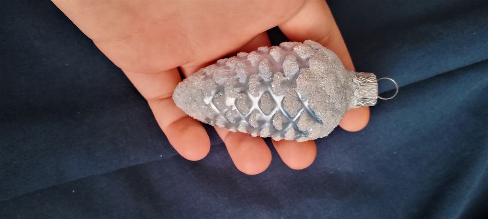 Новорічні іграшки