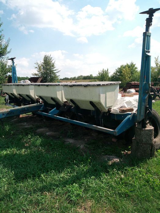 Продам сеялку kinze 3000