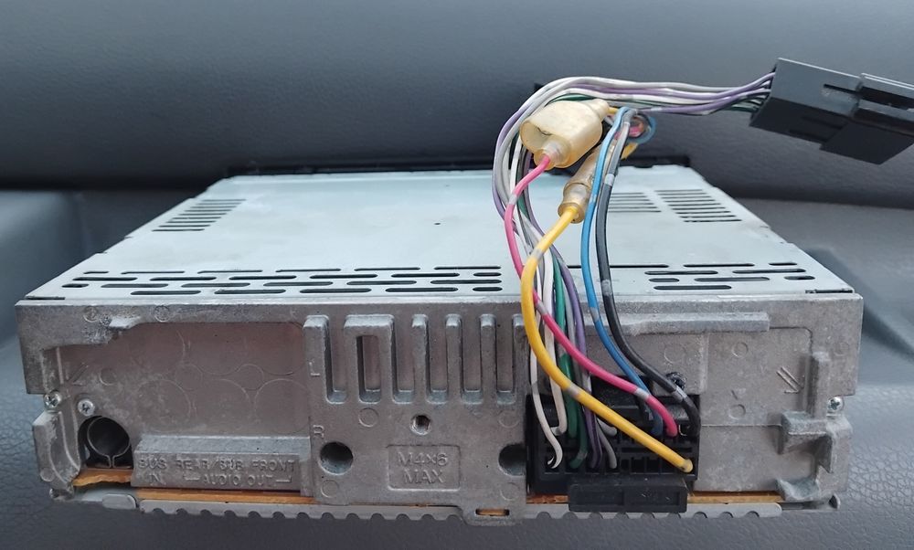 Rádio Sony CDX-GT28