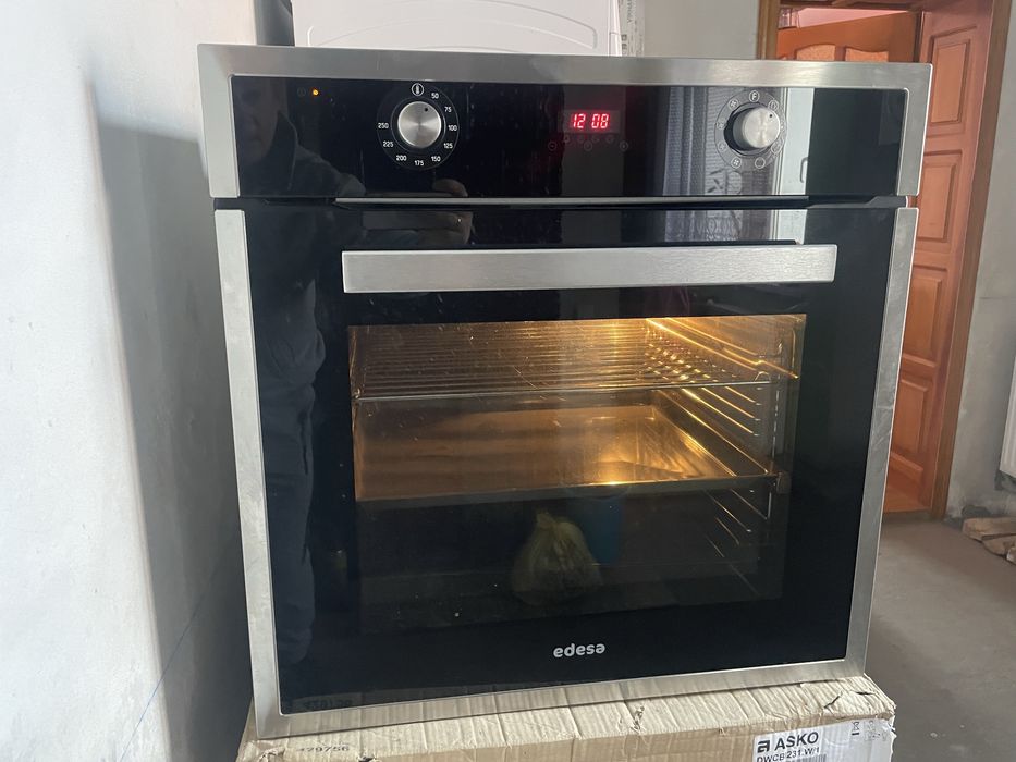 Духовий шкаф..edesa’’
