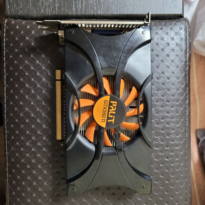 Видеокарта  GeForce  gtx550ti на детали