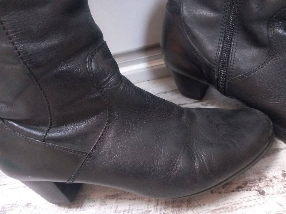 Skórzane kozaki 39 Caprice na szeroką łydkę 42/43cm