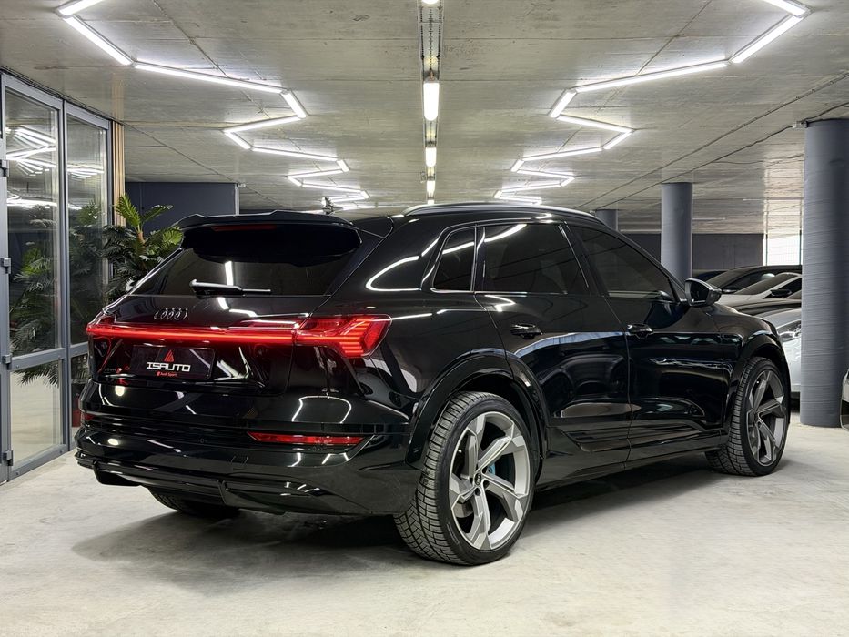 Audi E-tron S Quattro