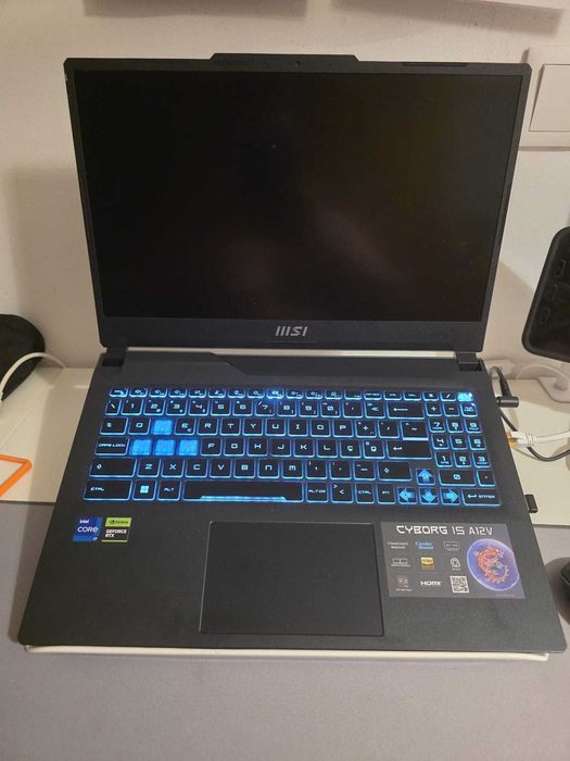 Portátil Gaming MSI Cyborg 15 A12V | Intel i7 | GeForce RTX [4050 ou 4060] | Excelente Estado