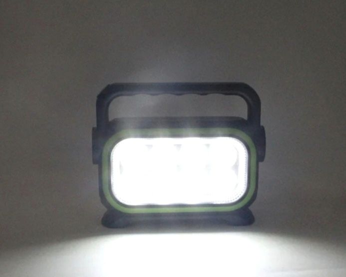 Latarka solarna LED z funkcją powerbanku – wszechstronne źródło światł