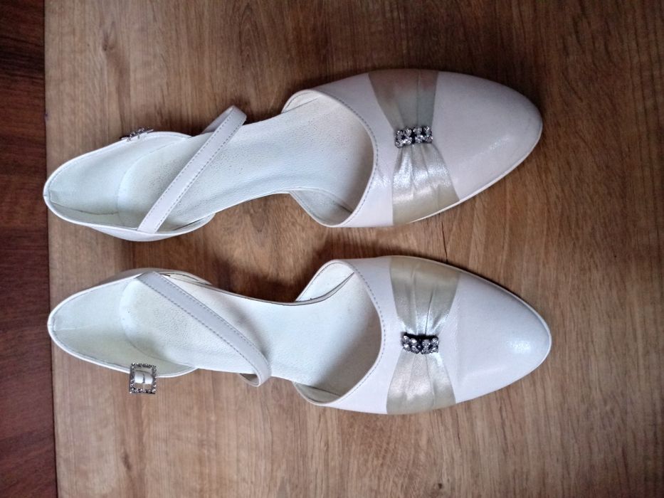 Buty ślubne ecru