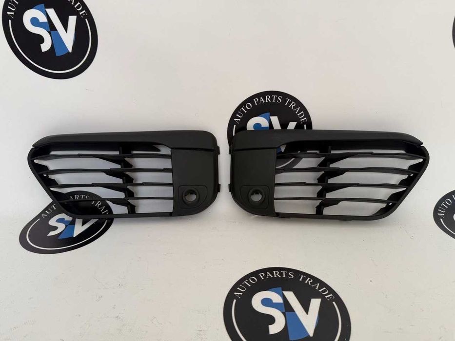 BMW X1 F48 решітка бокова переднього бампера чорна матова X line 51117453987 ліва 51117453988 права Х лайн