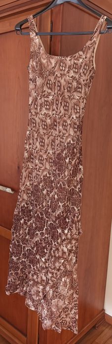 Vendo vestidos como novos